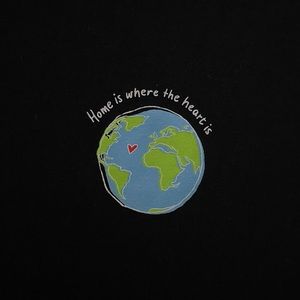 Old Navy “Home is where the heart is” Tee